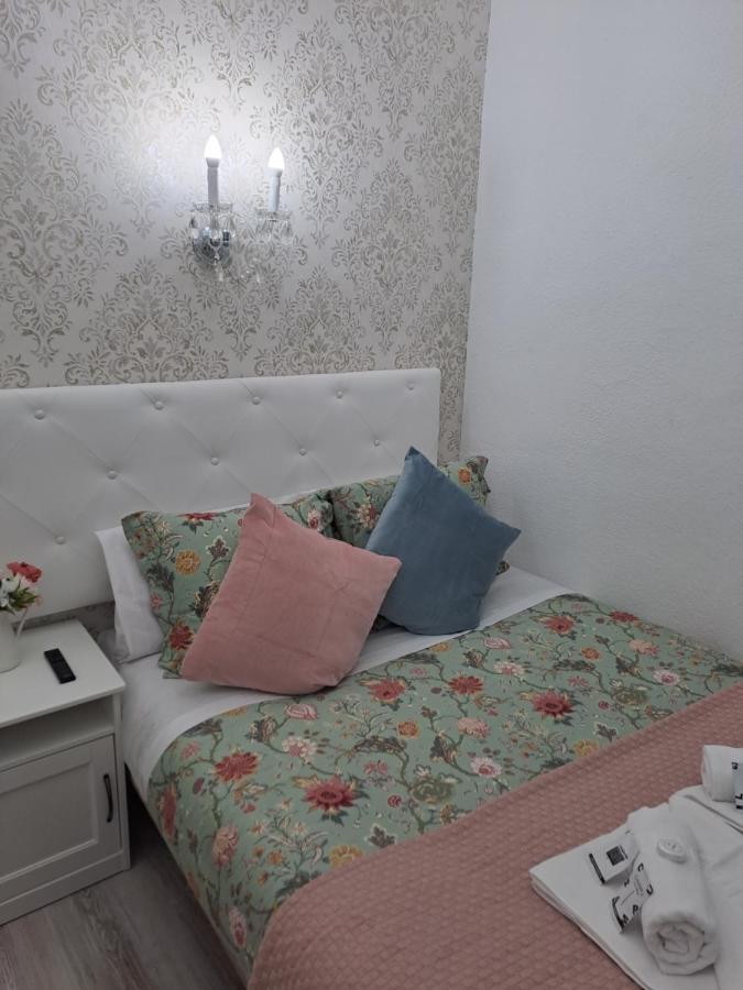 Hostal Milan Madrid Kültér fotó